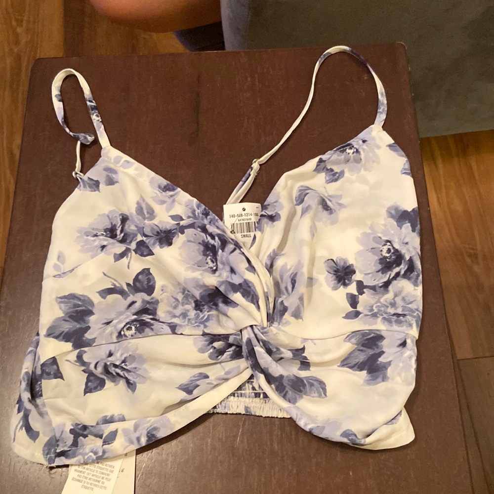 Abercrombie floral top